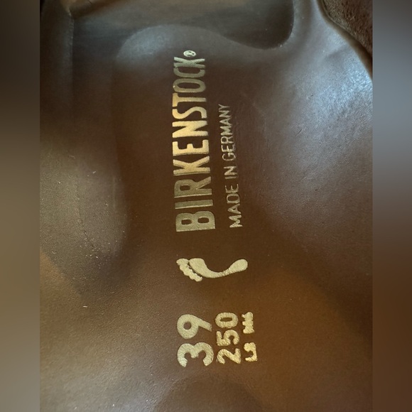 Birkenstock Brown Footbed with Gold Buckles Size 39 - 8-8.5W. NWT and Box - Picture 2 of 4
